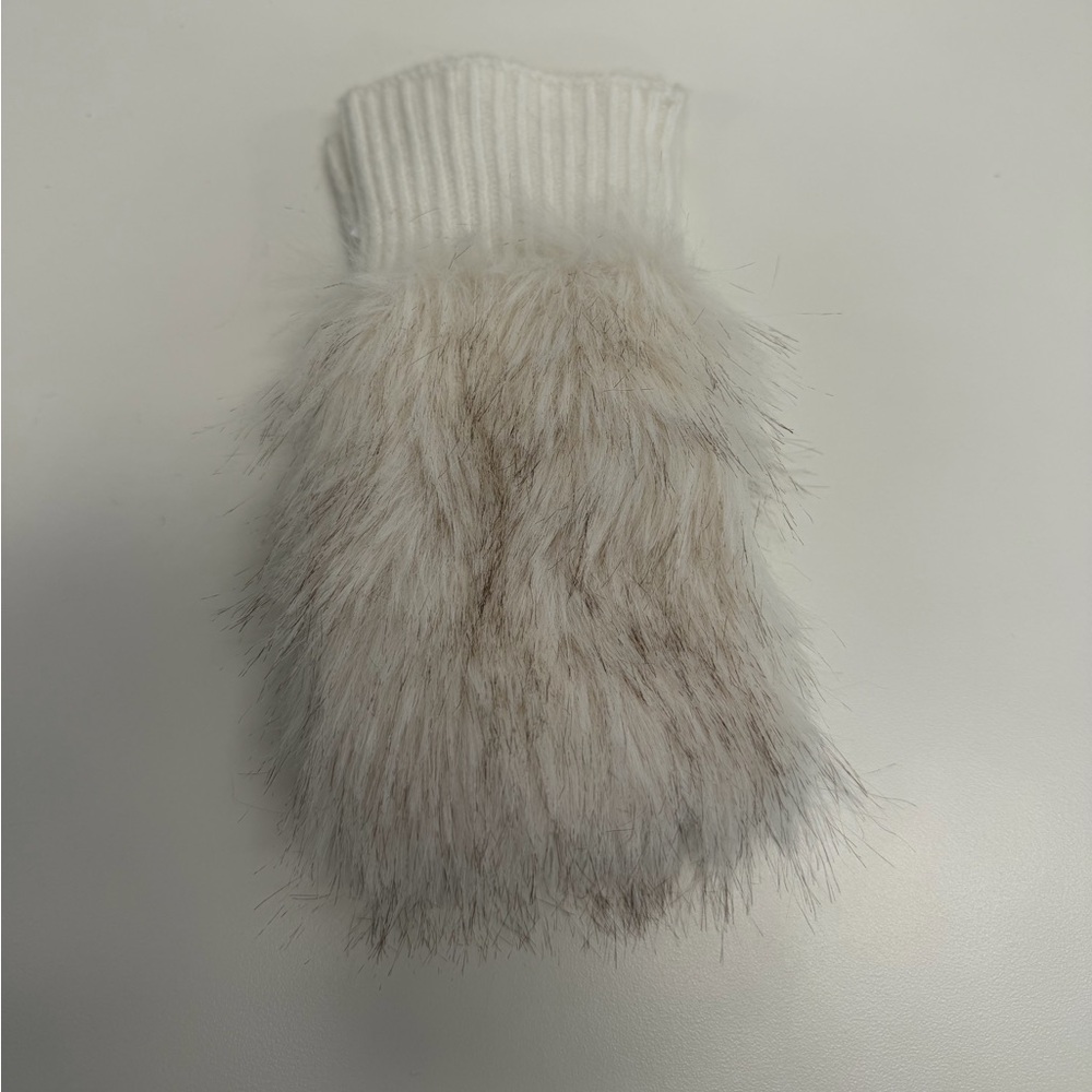 Old Navy Faux-Fur Fingerless Gloves for Women - Picture 3 of 5